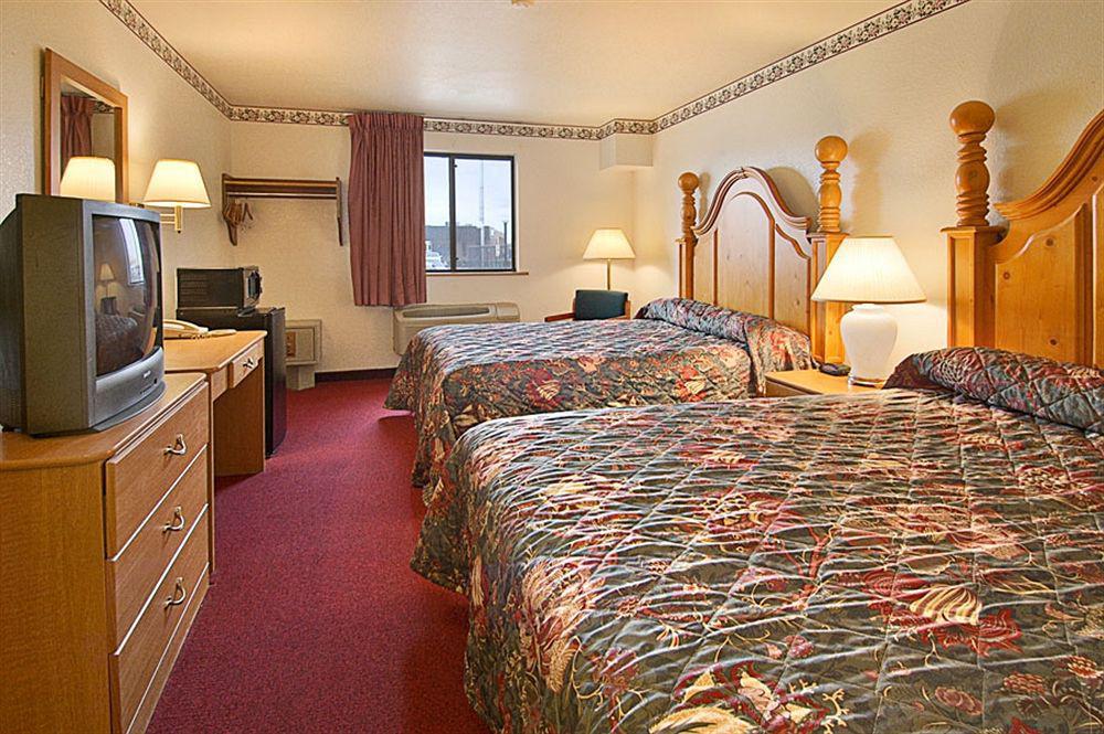 Clarion Pointe Hotel Shreveport Room photo